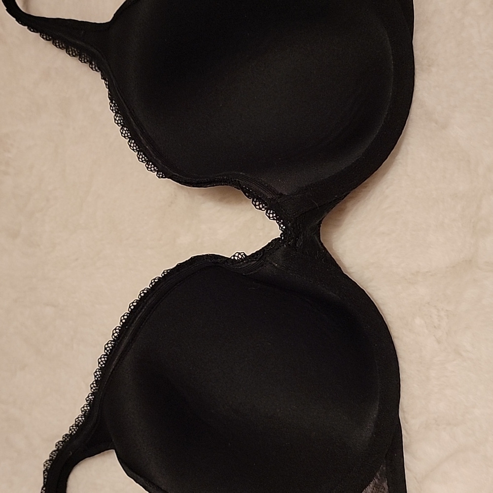Victoria's Secret Body By Victoria Lace Bra - Picture 8 of 9